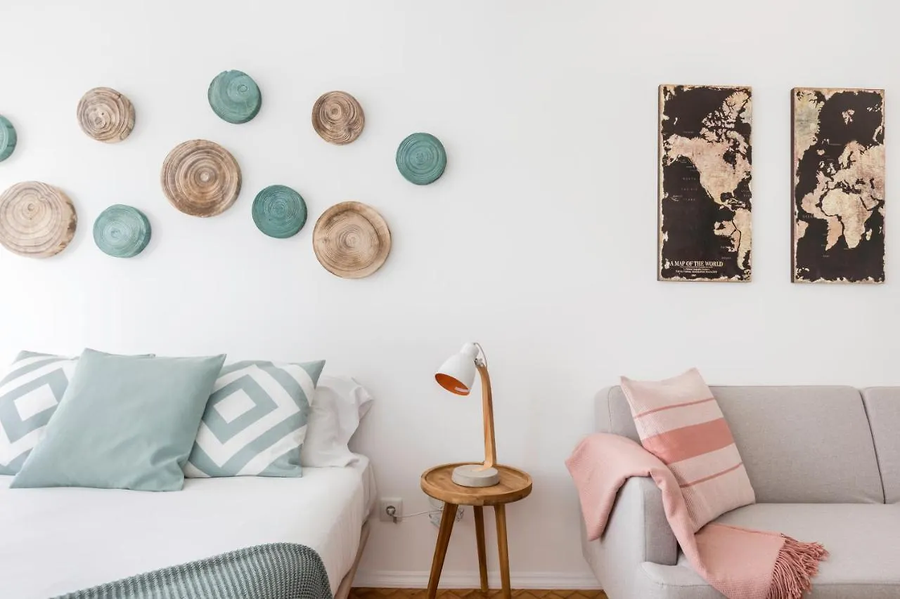 ליסבון Stroll To Coffee Shops Near A Renovated Hillside Apartment In Graca